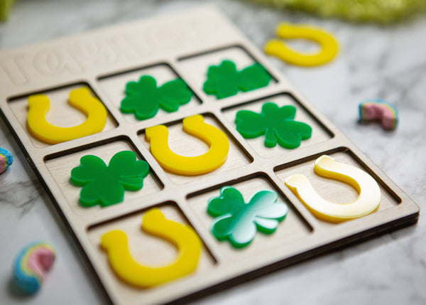 St. Patrick's Tic-Tac-Toe game board set.